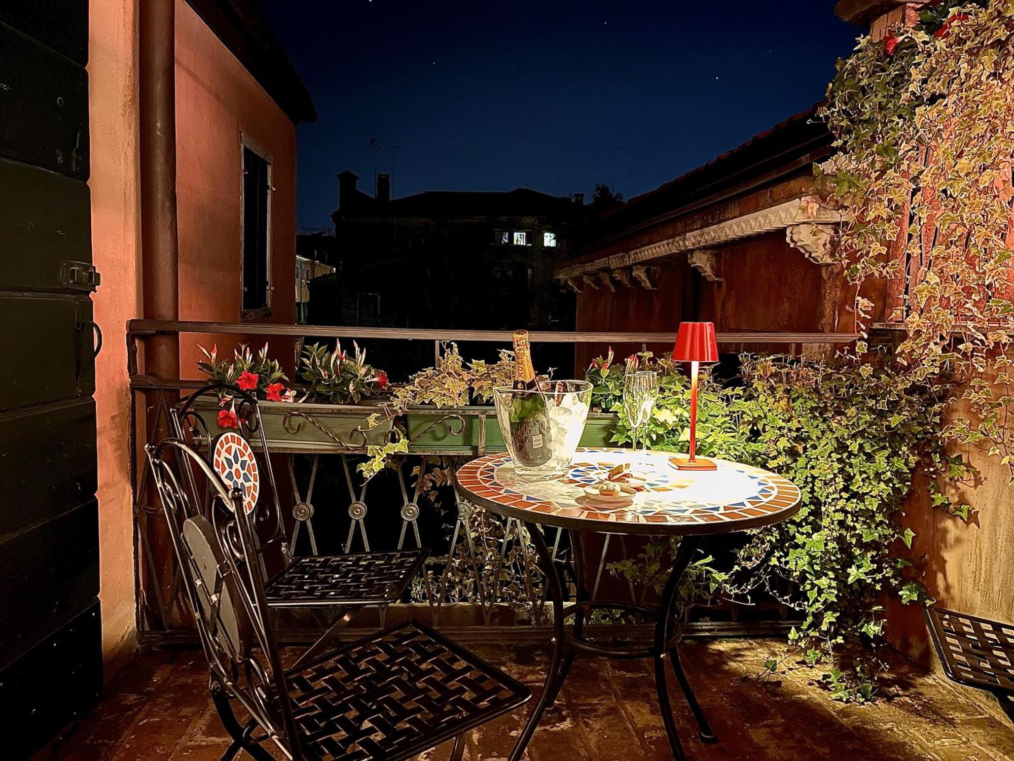 Apartment Ca Brunilda-Luxury Penthouse With Terrace Venesia Bagian luar foto